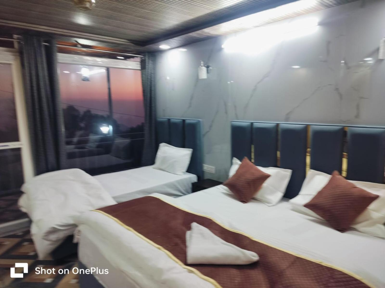 Silver Dew Resorts And Restaurant Dhanaulti Eksteriør bilde
