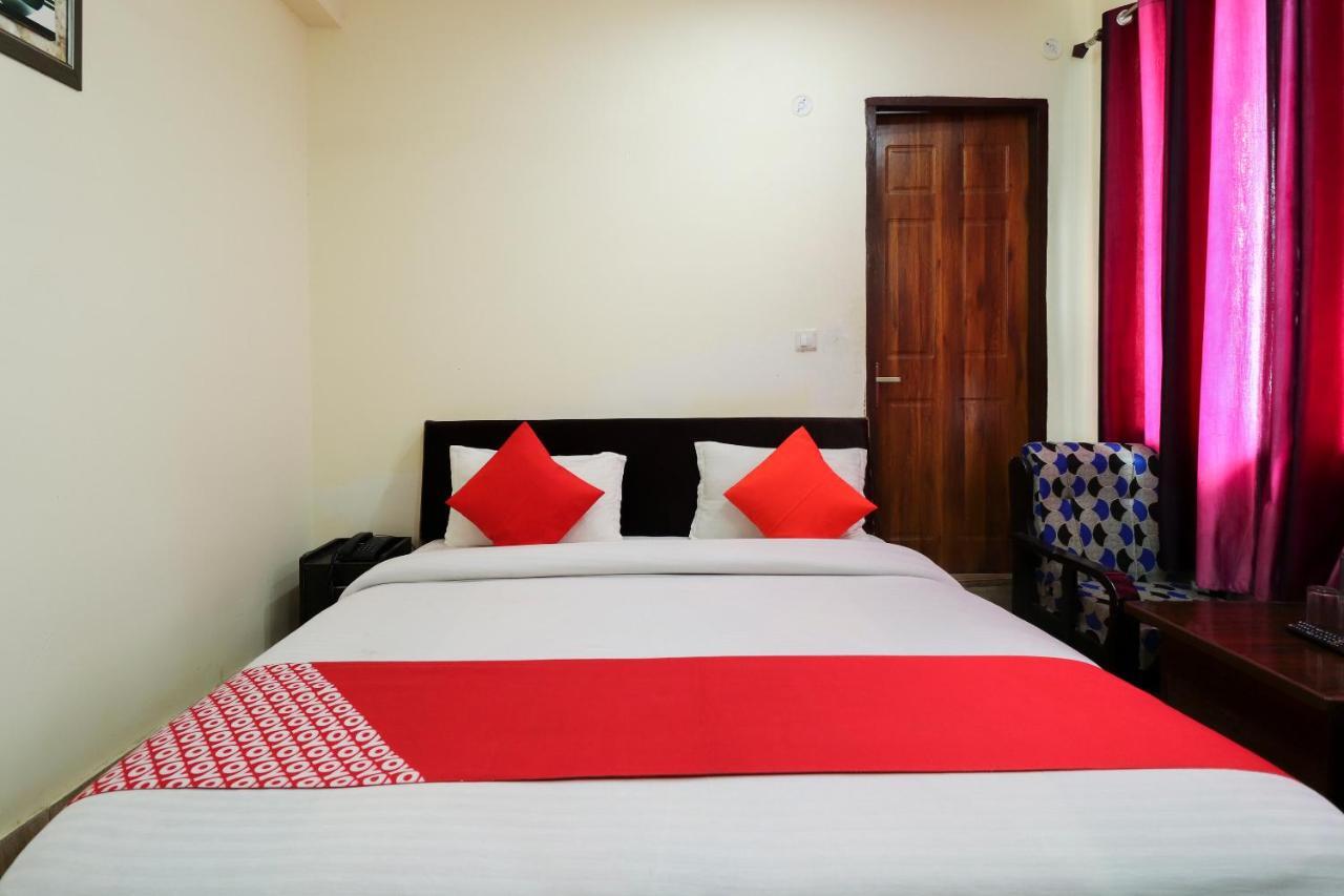 Silver Dew Resorts And Restaurant Dhanaulti Eksteriør bilde