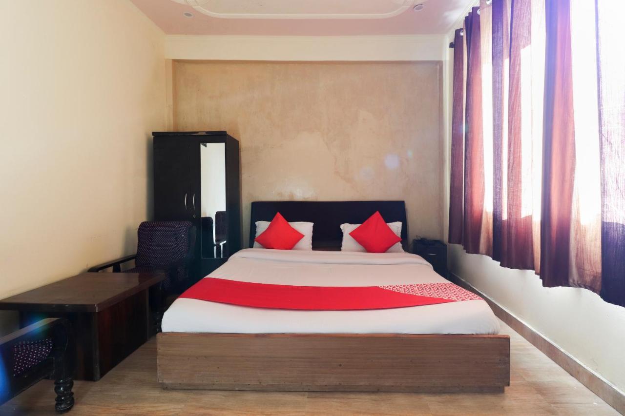 Silver Dew Resorts And Restaurant Dhanaulti Eksteriør bilde