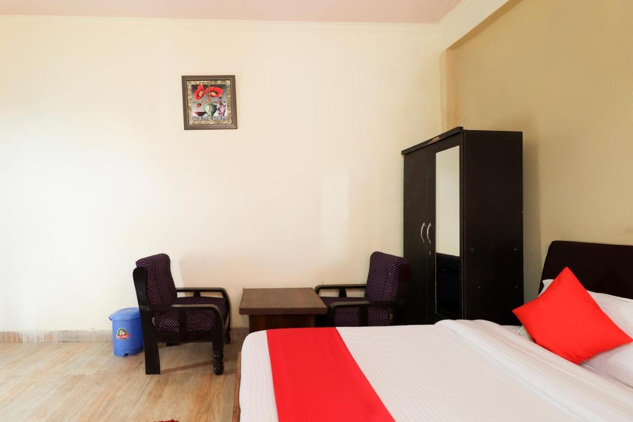 Silver Dew Resorts And Restaurant Dhanaulti Eksteriør bilde